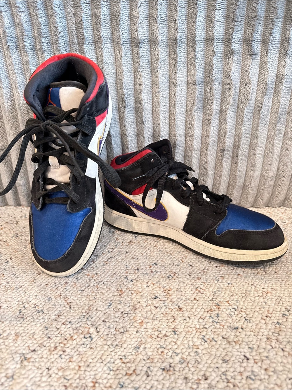 Nike Air Jordan 1 Mid Lakers Top 3 GS Satin Purple Swish Size 7Y EUR 40